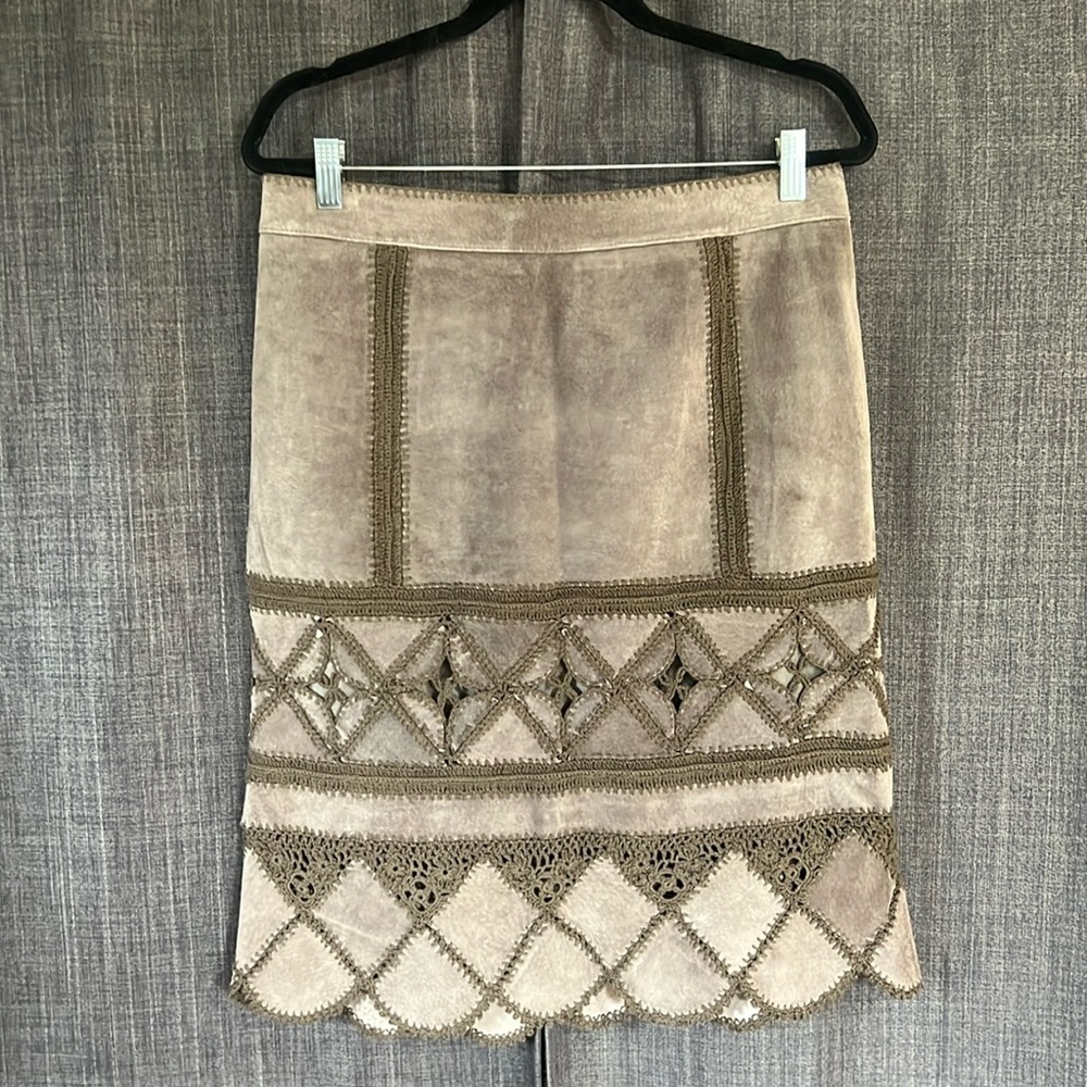 Margaret Godfrey gray pewter suede leather crochet scalloped edge pencil skirt